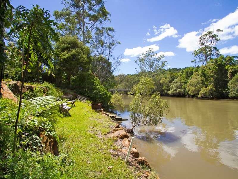 8 Tierney Drive, Currumbin Waters QLD 4223