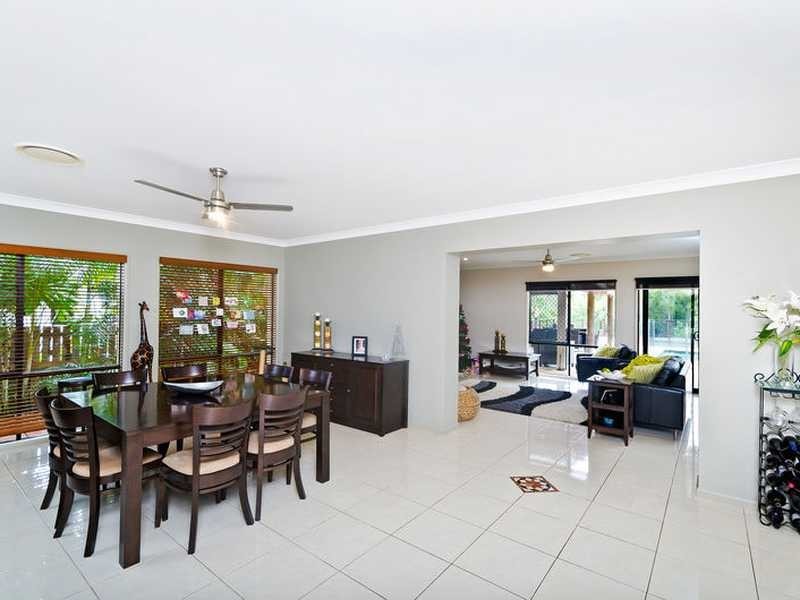 16 Chestnut Street, Elanora QLD 4221