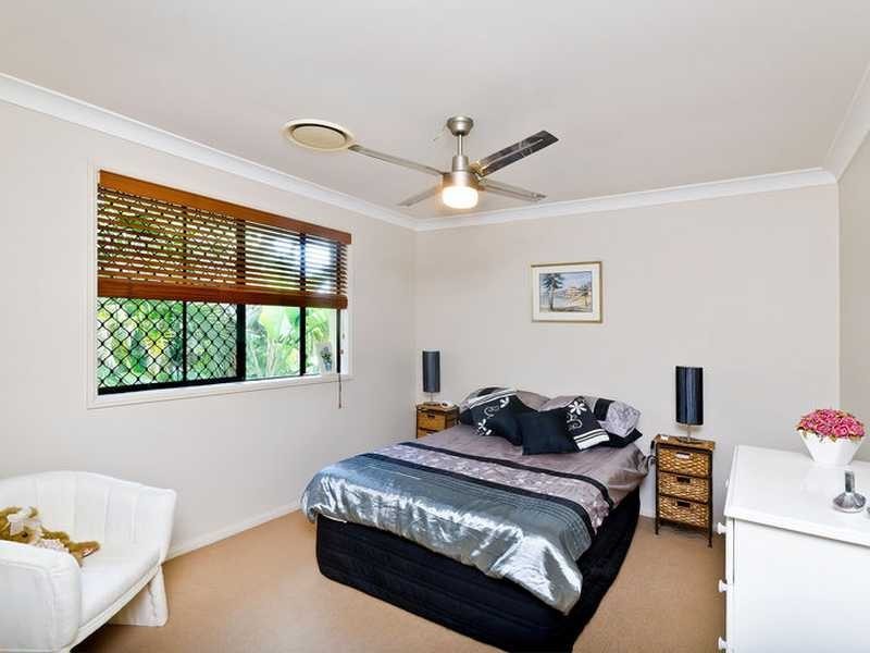 16 Chestnut Street, Elanora QLD 4221