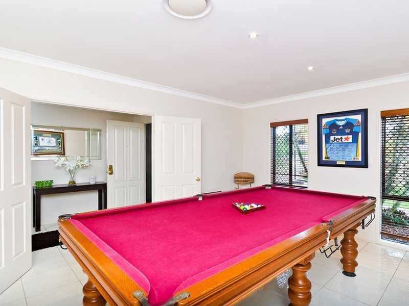 16 Chestnut Street, Elanora QLD 4221