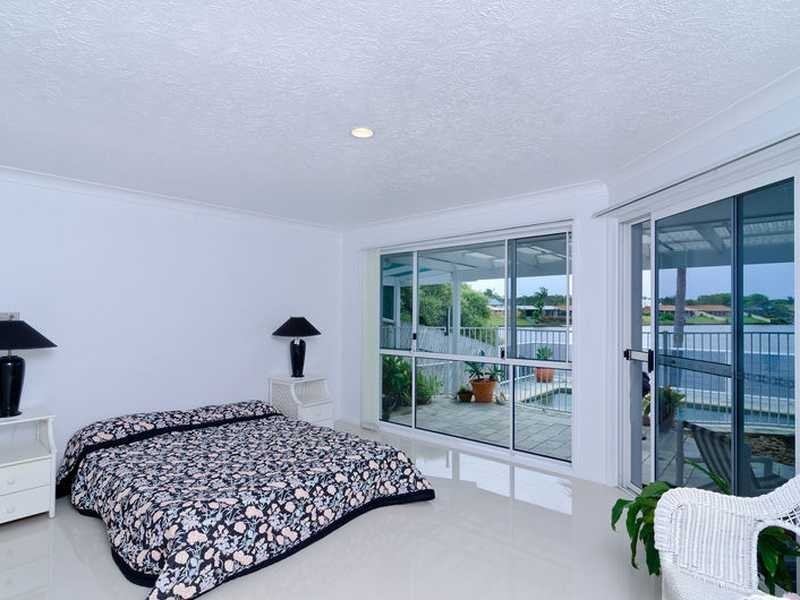 33 Acron Street, Elanora QLD 4221