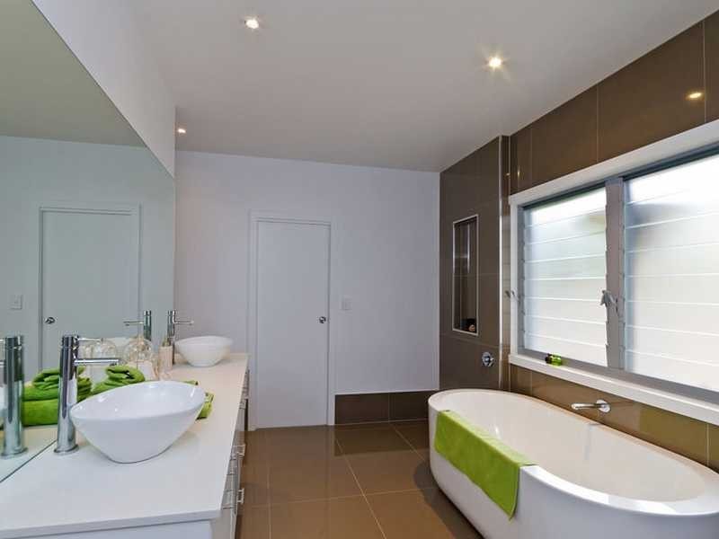 16 Westminster Boulevarde, Elanora QLD 4221