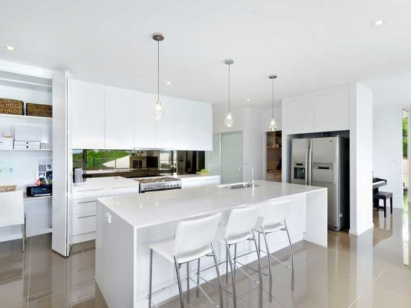 16 Westminster Boulevarde, Elanora QLD 4221