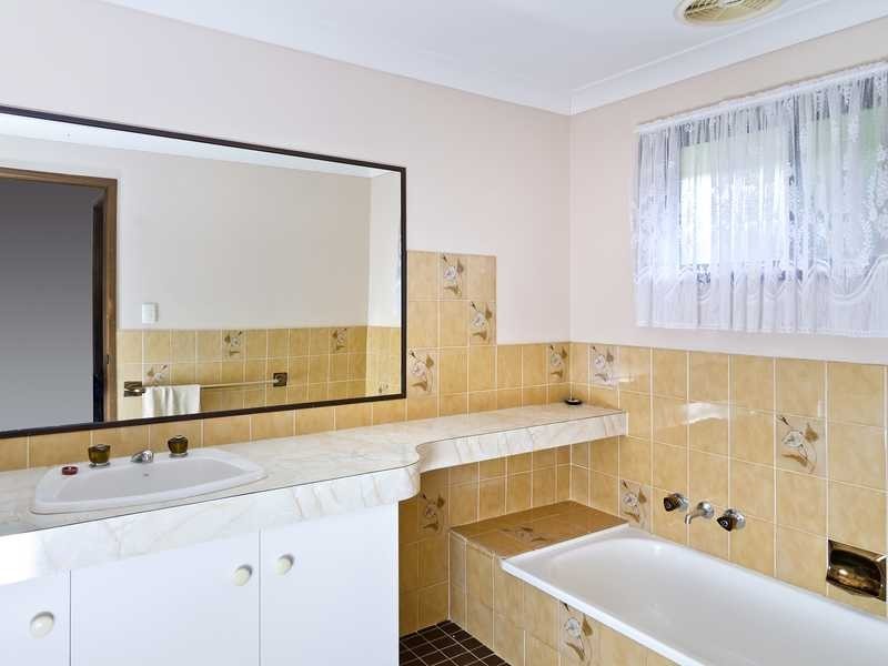 6 Spinnaker Court, Currumbin Waters QLD 4223