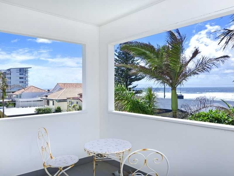 2/1433 Gold Coast Highway, Palm Beach QLD 4221