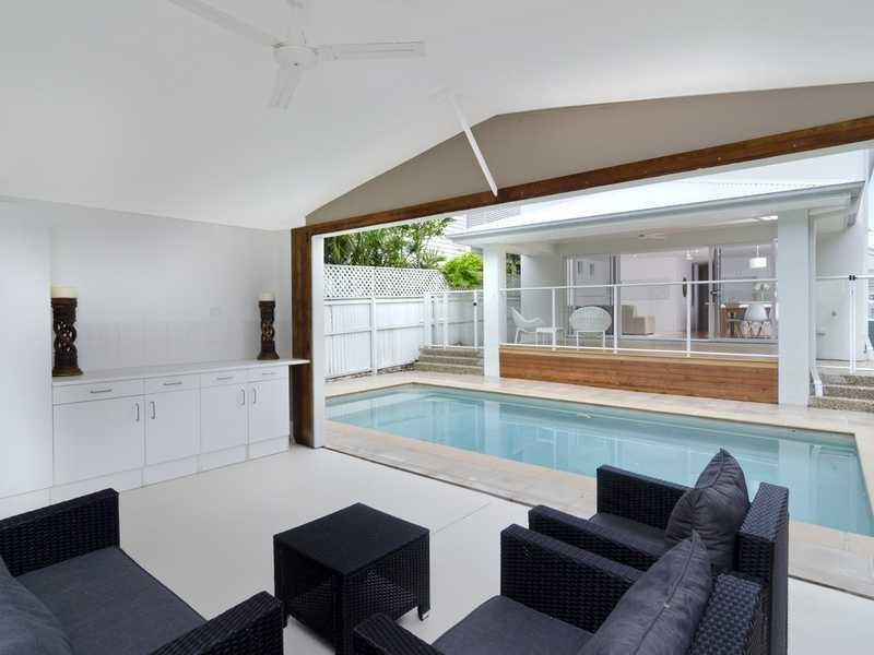 10 Twenty Third Avenue, Palm Beach QLD 4221