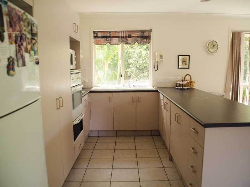 11 Baumea Court, Elanora QLD 4221