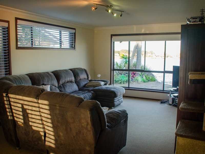 37 Diplacus Drive, Palm Beach QLD 4221