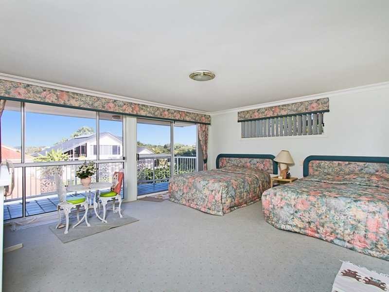 4 Serafini Court, Elanora QLD 4221