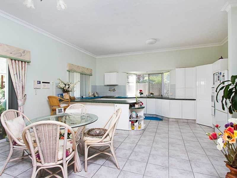 4 Serafini Court, Elanora QLD 4221