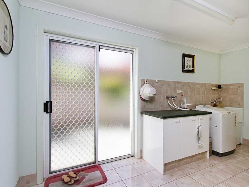 4 Serafini Court, Elanora QLD 4221