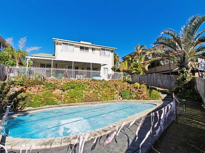 4 Serafini Court, Elanora QLD 4221
