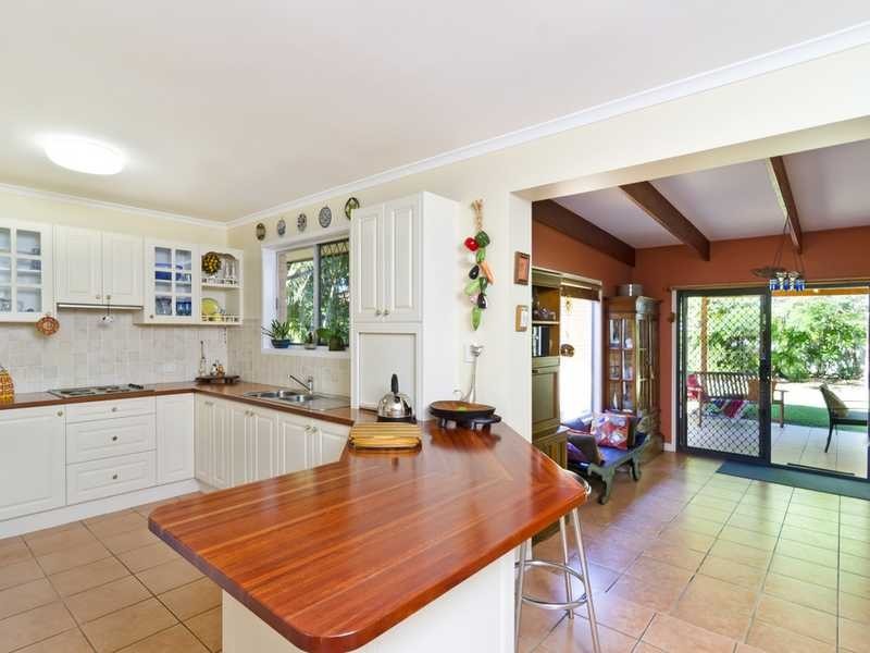 6 Boodera Road, Palm Beach QLD 4221