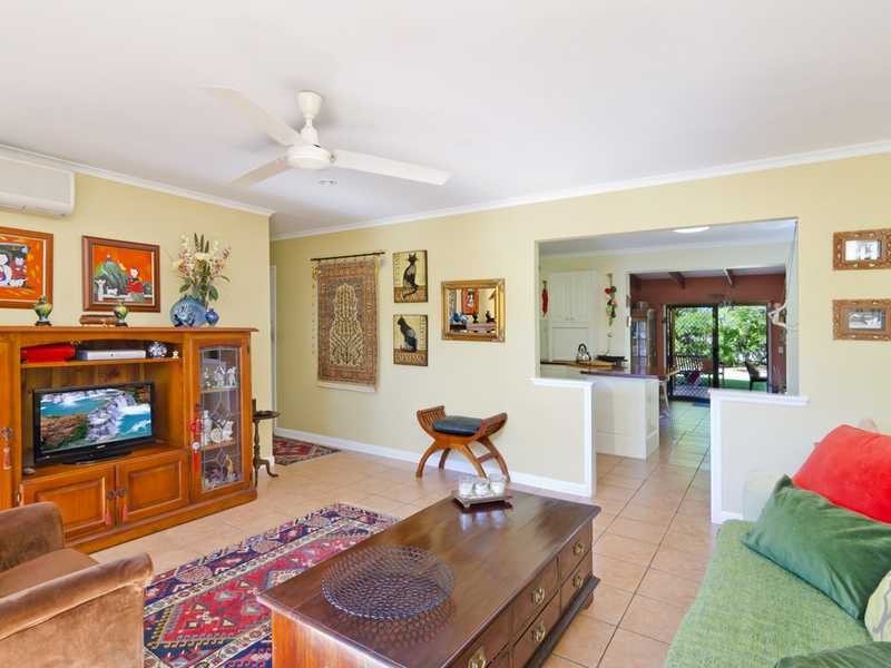 6 Boodera Road, Palm Beach QLD 4221