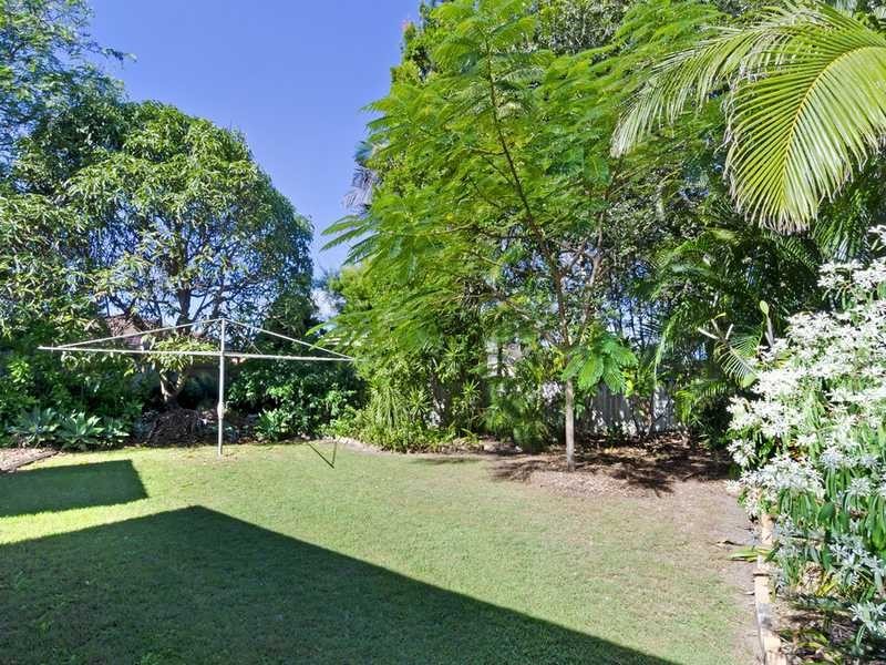 6 Boodera Road, Palm Beach QLD 4221