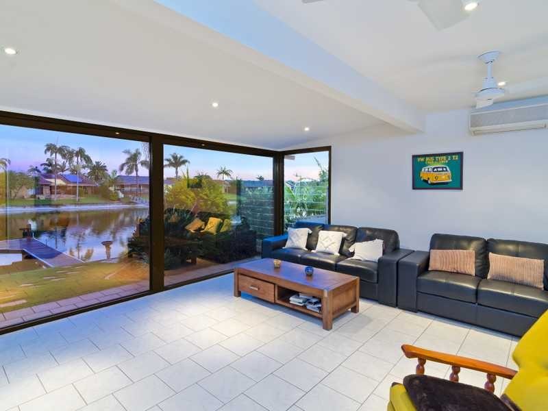 4 Kingfish Court, Palm Beach QLD 4221