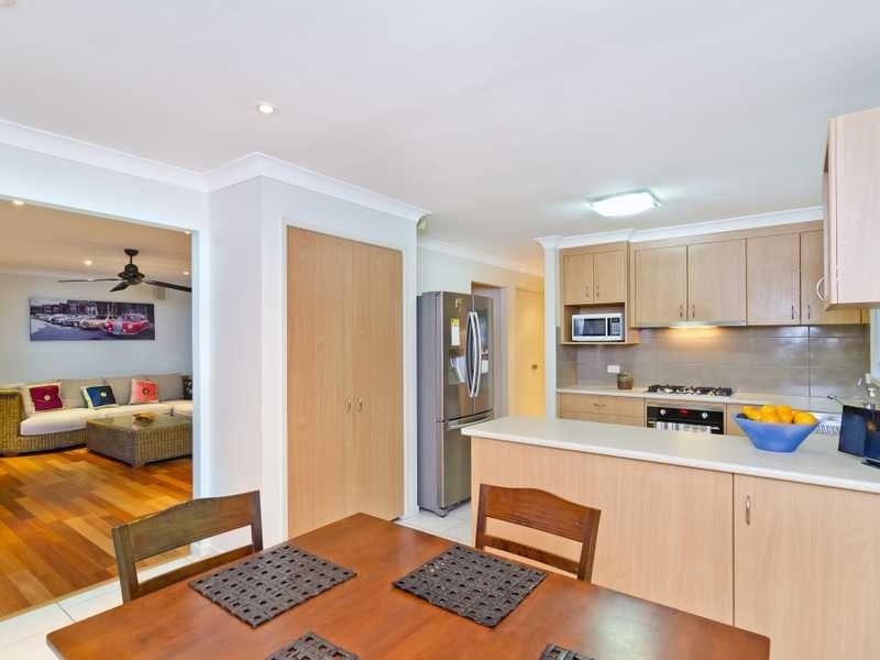 4 Kingfish Court, Palm Beach QLD 4221
