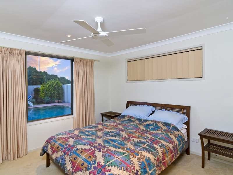4 Kingfish Court, Palm Beach QLD 4221