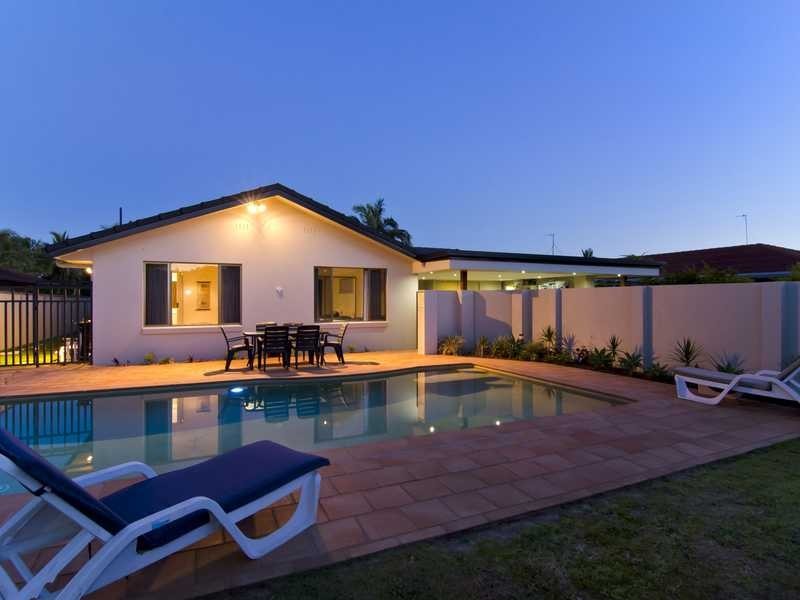 4 Kingfish Court, Palm Beach QLD 4221