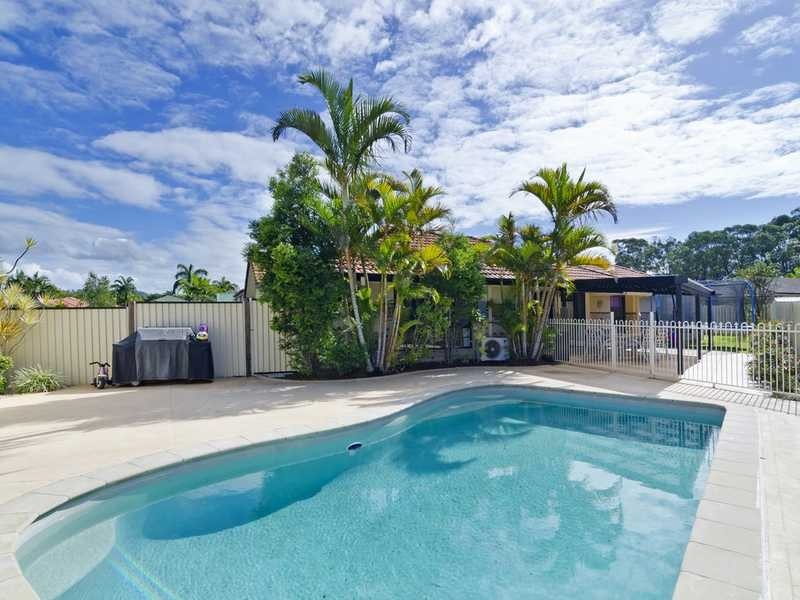 6 Mollys Place, Currumbin Waters QLD 4223