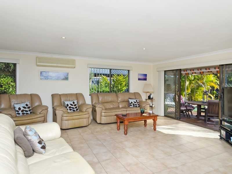 200 Tallebudgera Drive, Palm Beach QLD 4221