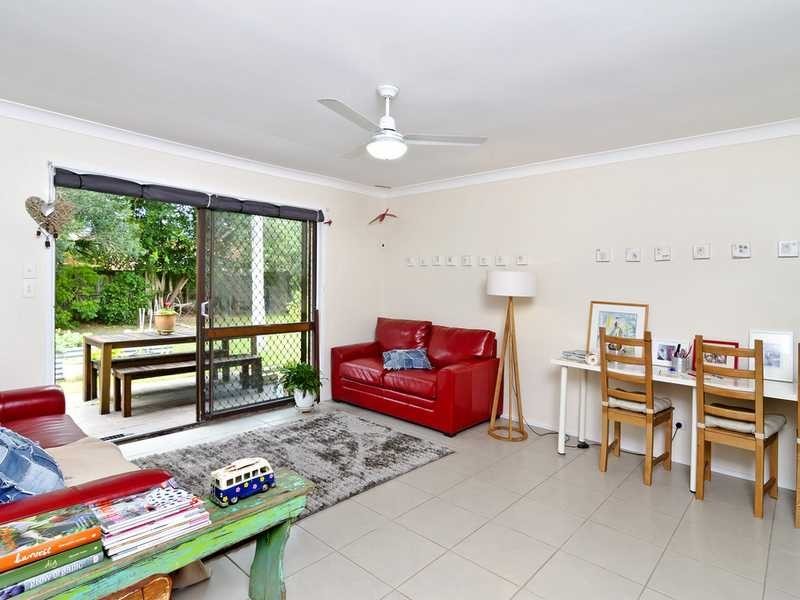 2/2 Mawarra Street, Palm Beach QLD 4221