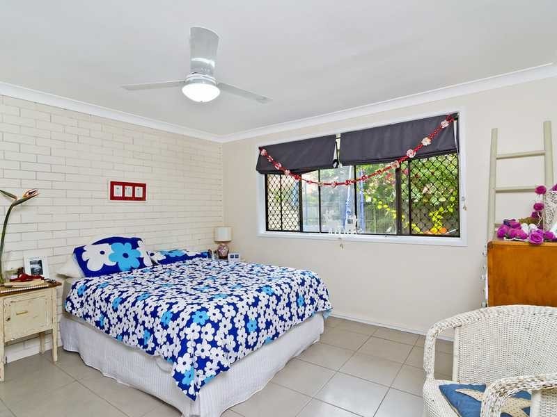 2/2 Mawarra Street, Palm Beach QLD 4221