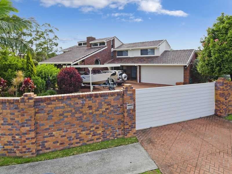 1 Chestnut Street, Elanora QLD 4221