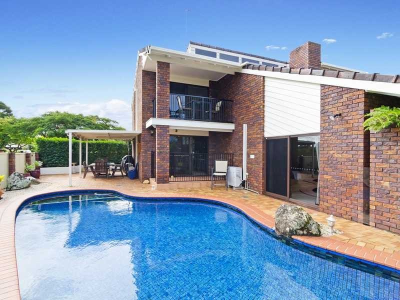 1 Chestnut Street, Elanora QLD 4221