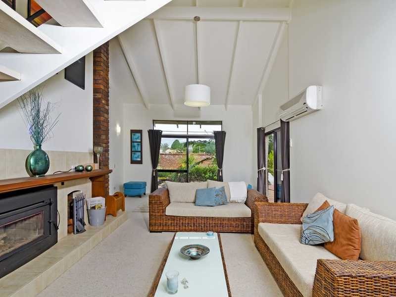 1 Chestnut Street, Elanora QLD 4221