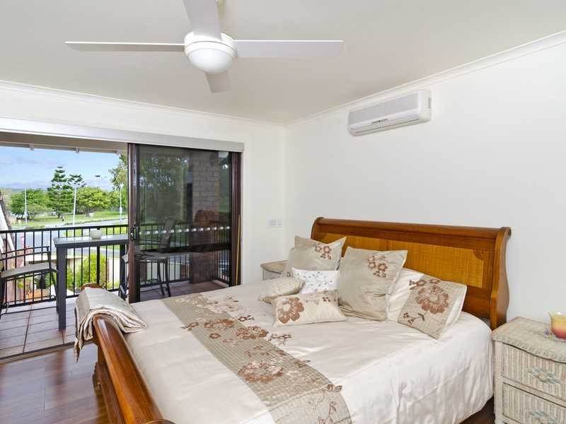 1 Chestnut Street, Elanora QLD 4221