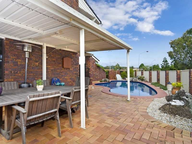 1 Chestnut Street, Elanora QLD 4221