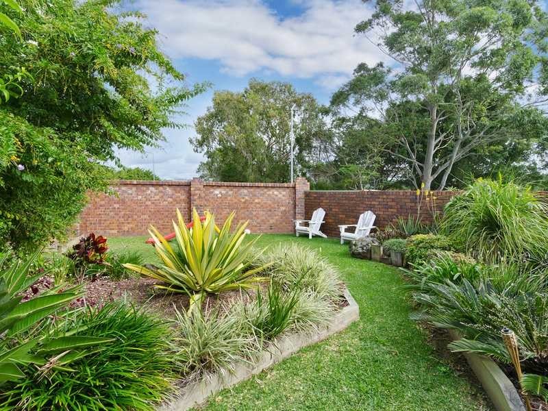 1 Chestnut Street, Elanora QLD 4221