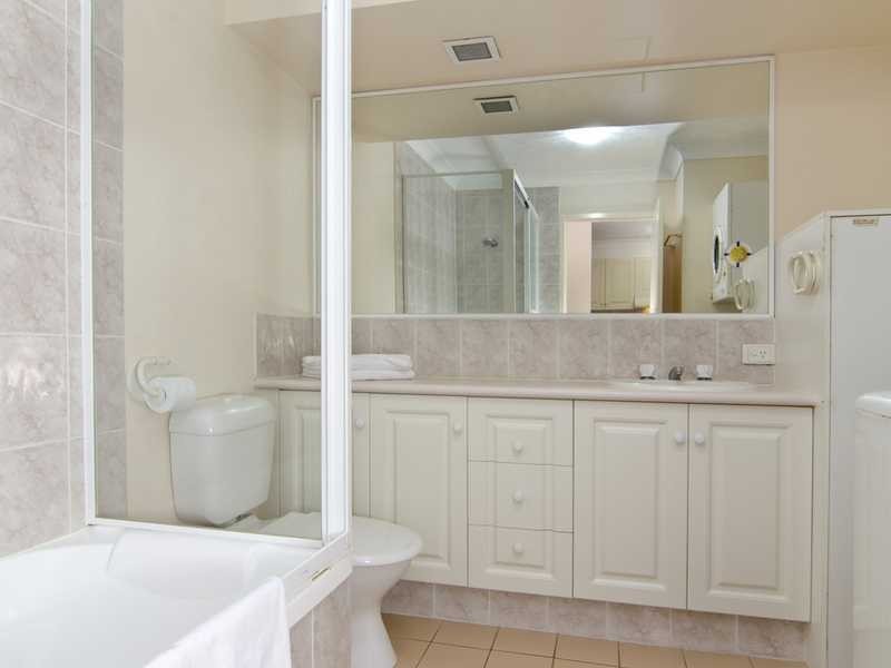 13/16 Djerral Avenue, Burleigh Heads QLD 4220