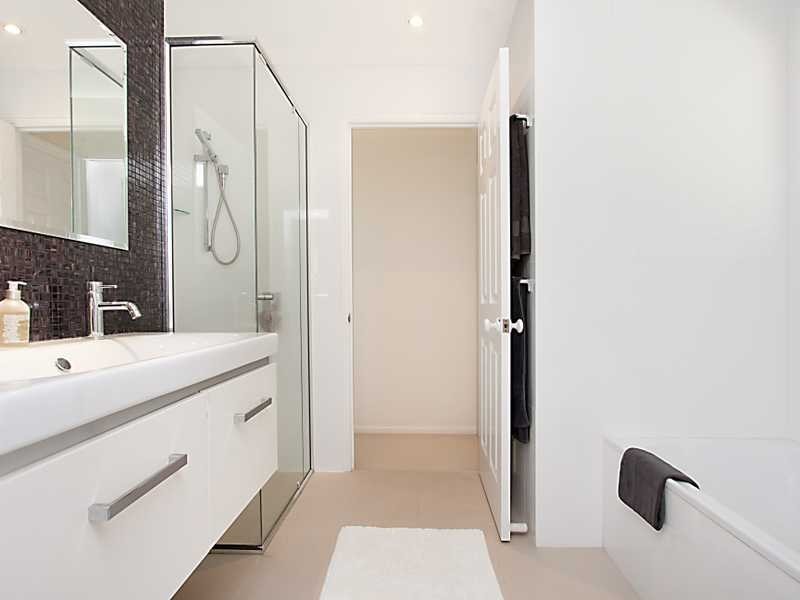 118 Murtha Drive, Elanora QLD 4221