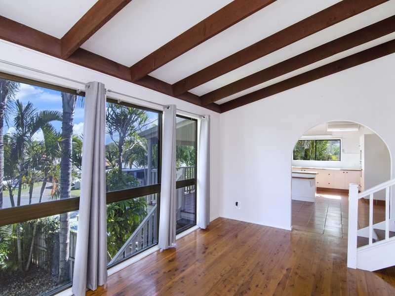 9 Betony Court, Elanora QLD 4221