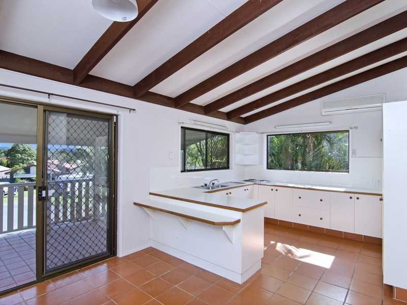 9 Betony Court, Elanora QLD 4221