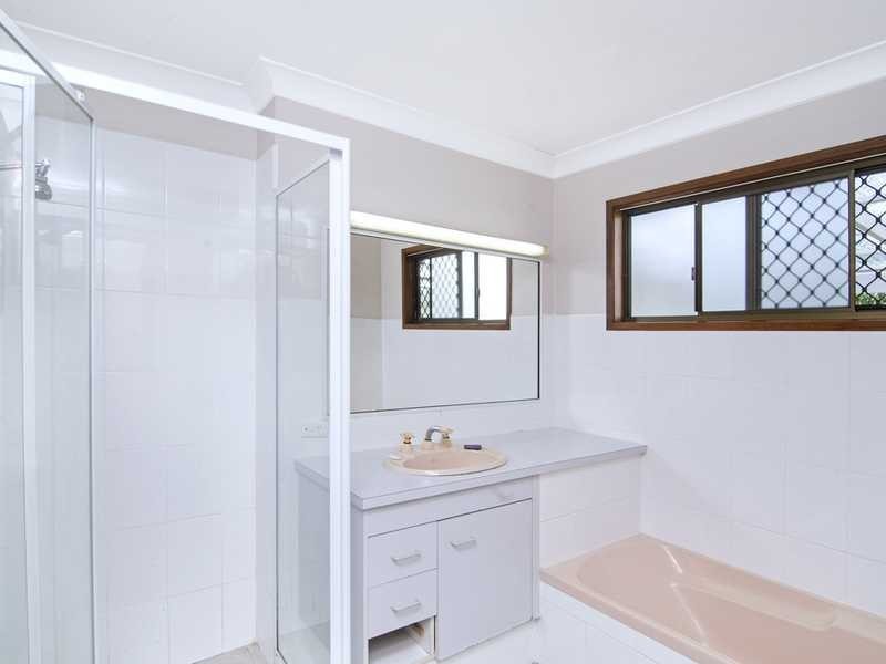 9 Betony Court, Elanora QLD 4221