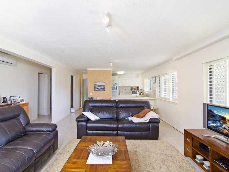 2/1199 GC Hwy (Cnr Jefferson Lane & 13th Ave), Palm Beach QLD 4221
