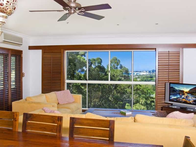 77 Crest Drive, Currumbin QLD 4223
