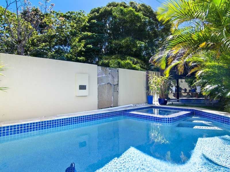 77 Crest Drive, Currumbin QLD 4223