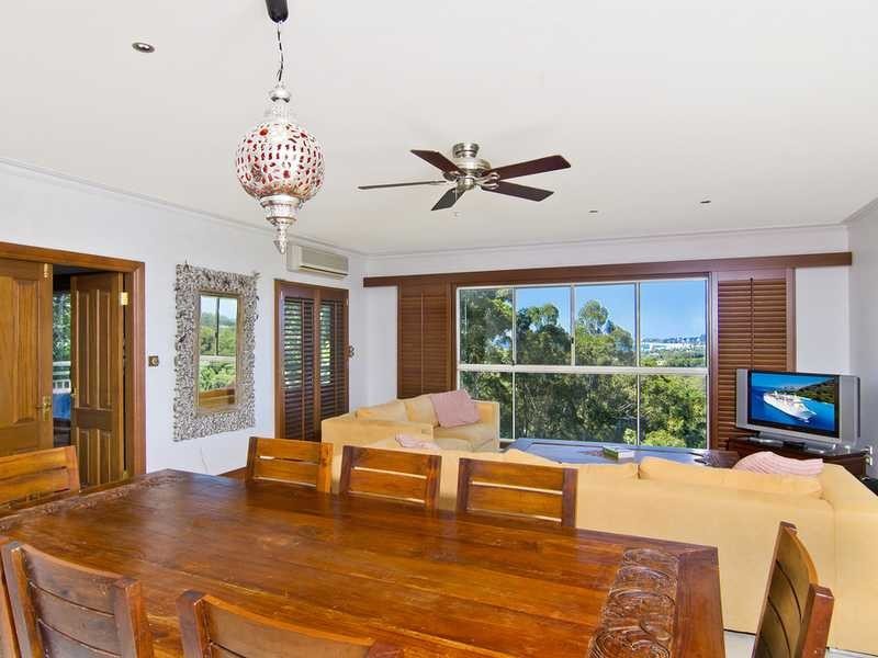 77 Crest Drive, Currumbin QLD 4223