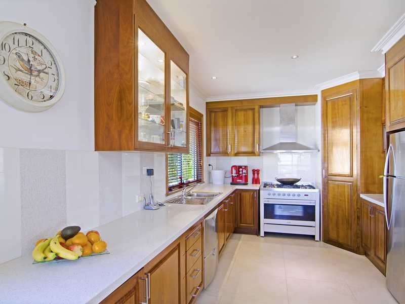 77 Crest Drive, Currumbin QLD 4223