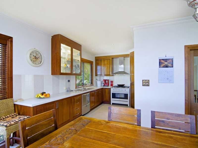 77 Crest Drive, Currumbin QLD 4223