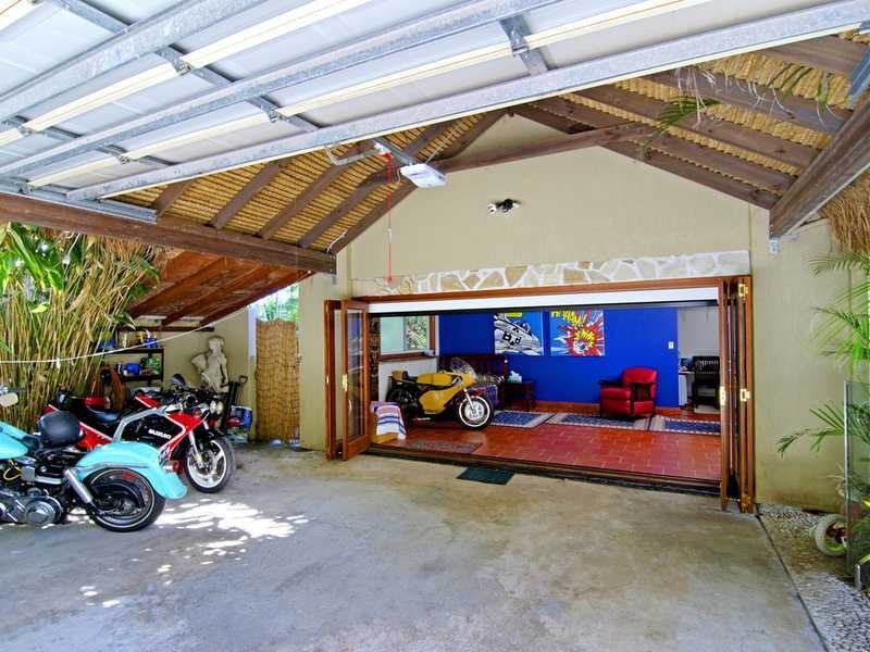 77 Crest Drive, Currumbin QLD 4223