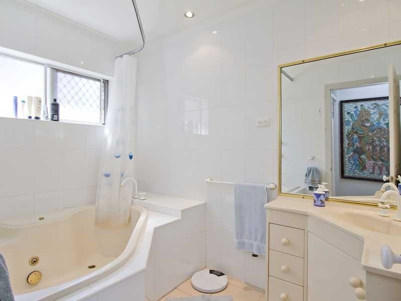 146 Jefferson Lane, Palm Beach QLD 4221