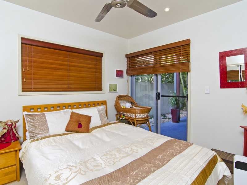 1/36 Fourth Avenue, Palm Beach QLD 4221