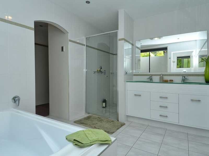 14 Benaroon Court, Tallebudgera QLD 4228