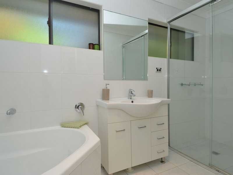 14 Benaroon Court, Tallebudgera QLD 4228