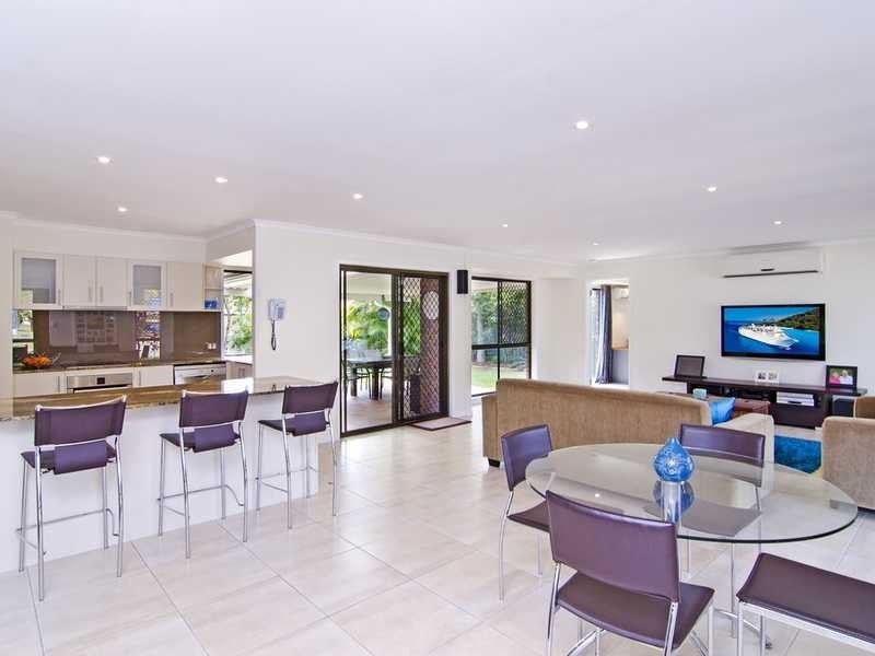 90 Saffron Street, Elanora QLD 4221